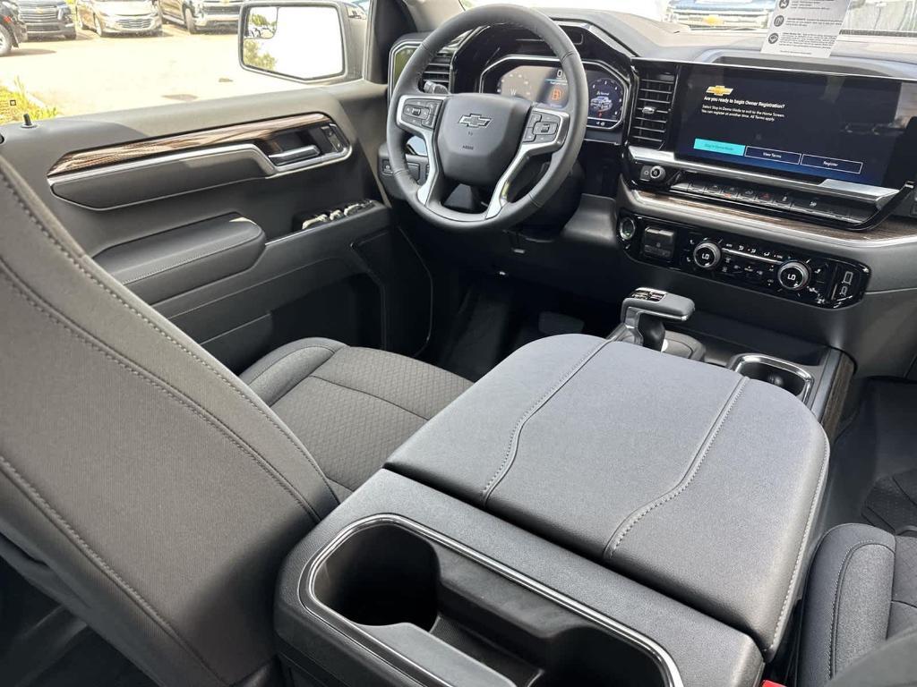 new 2025 Chevrolet Silverado 1500 car, priced at $45,560