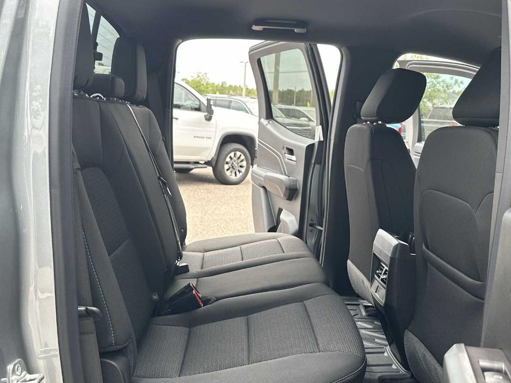 new 2025 Chevrolet Colorado car, priced at $33,235