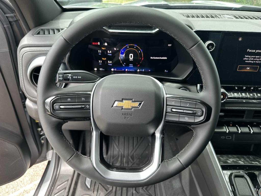 new 2025 Chevrolet Colorado car, priced at $33,235
