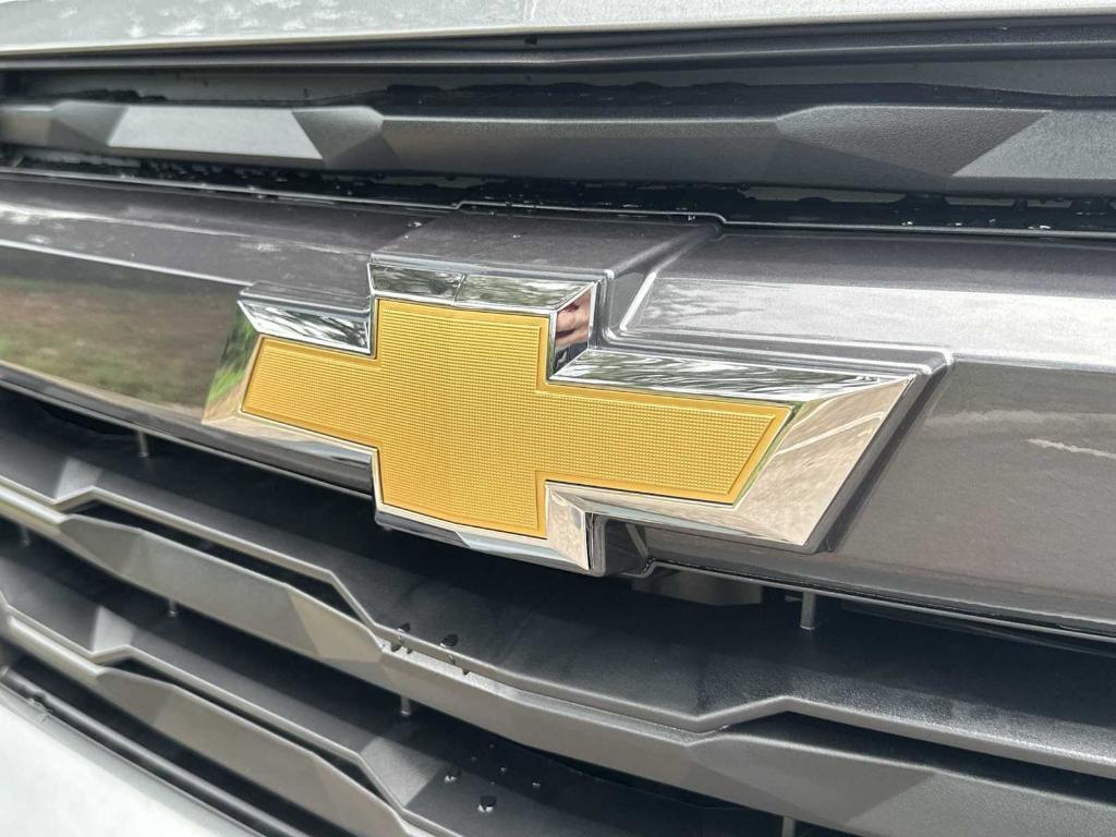 new 2025 Chevrolet Colorado car, priced at $33,235