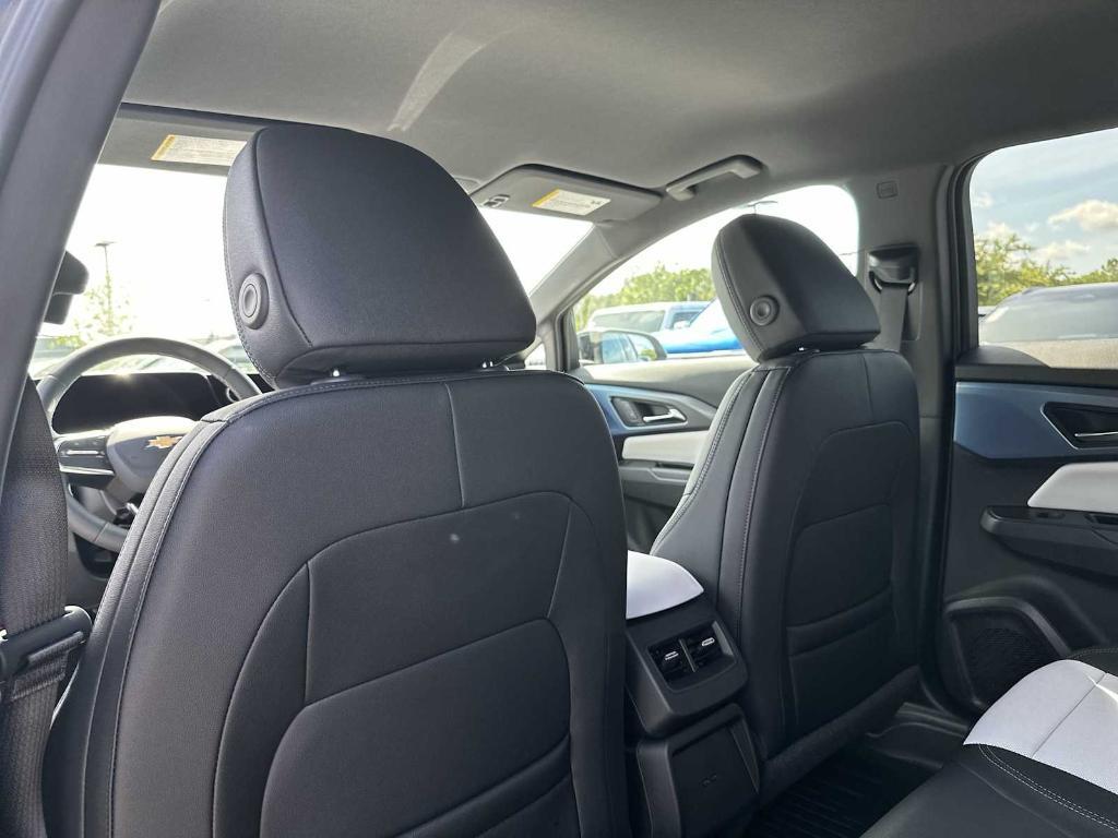 new 2025 Chevrolet Equinox EV car, priced at $35,015