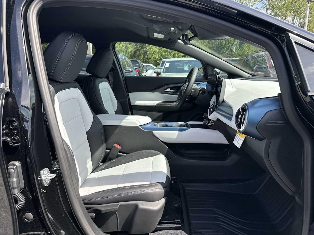 new 2025 Chevrolet Equinox EV car, priced at $35,015