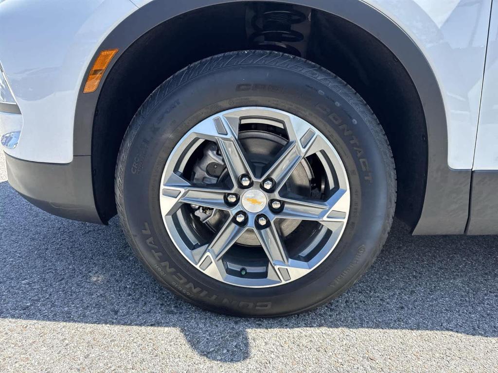 new 2025 Chevrolet Blazer car, priced at $32,185