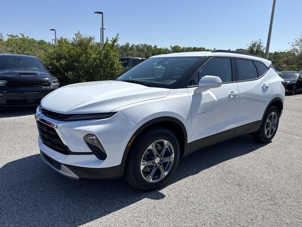 new 2025 Chevrolet Blazer car, priced at $32,185