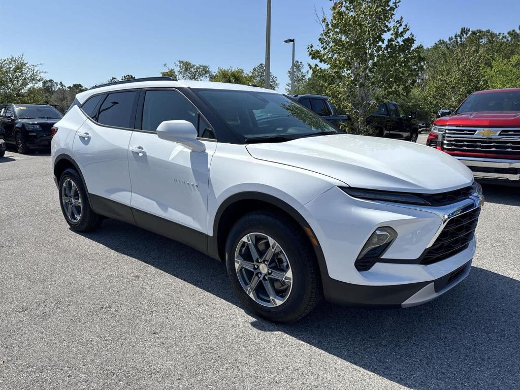 new 2025 Chevrolet Blazer car, priced at $32,185
