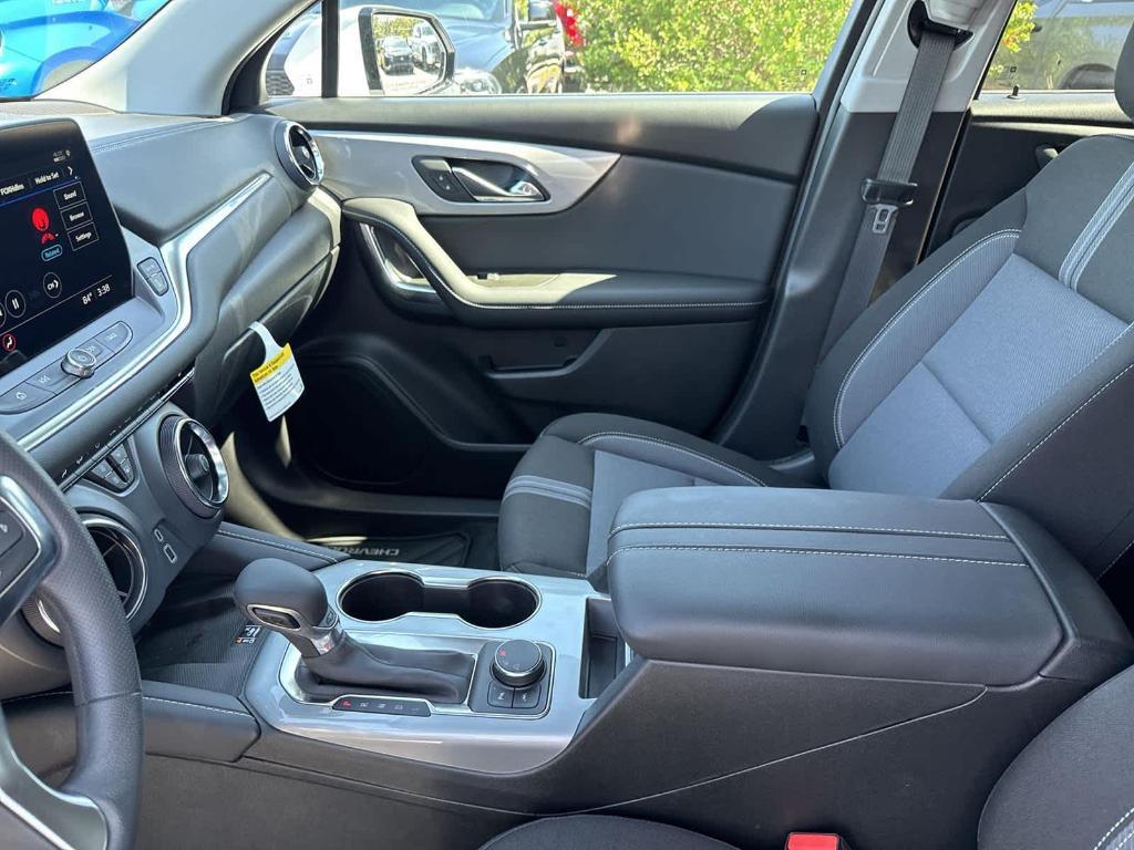 new 2025 Chevrolet Blazer car, priced at $32,185