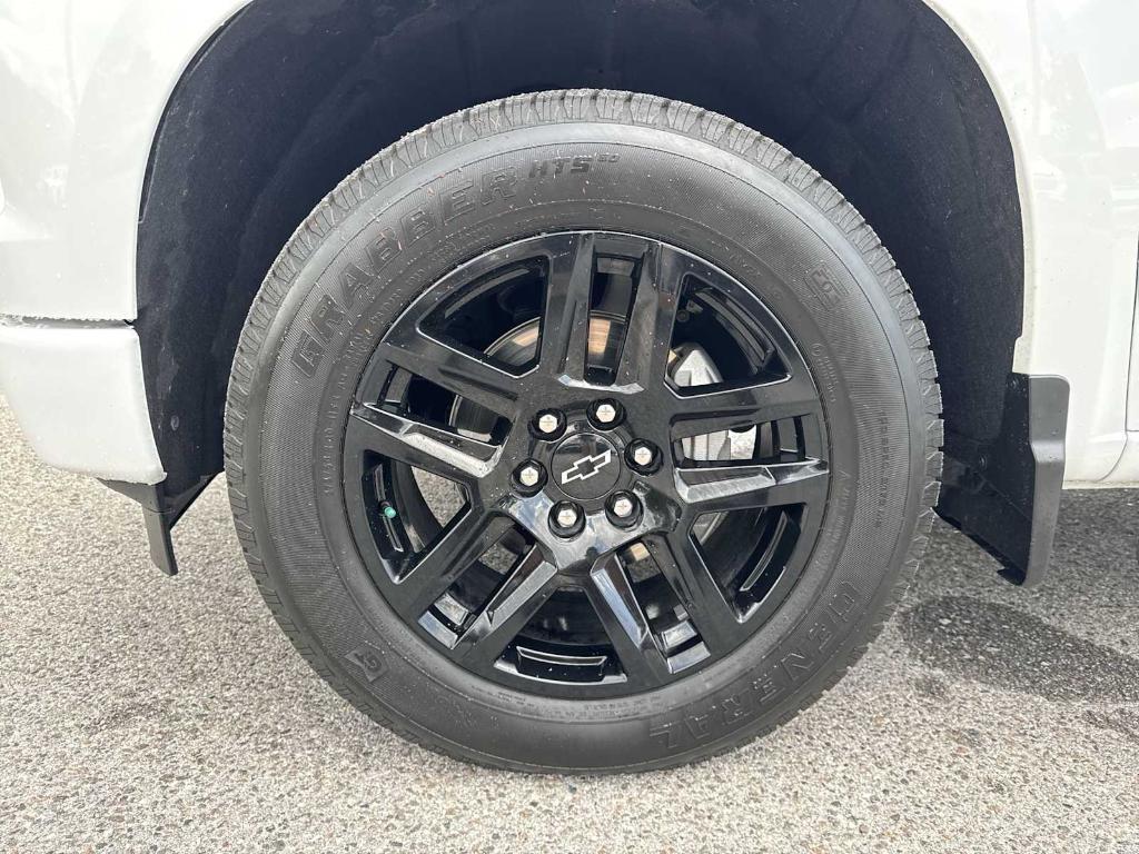 used 2024 Chevrolet Silverado 1500 car, priced at $32,997