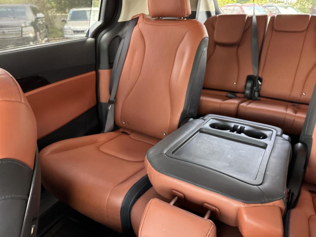 used 2024 Kia Carnival car, priced at $39,997