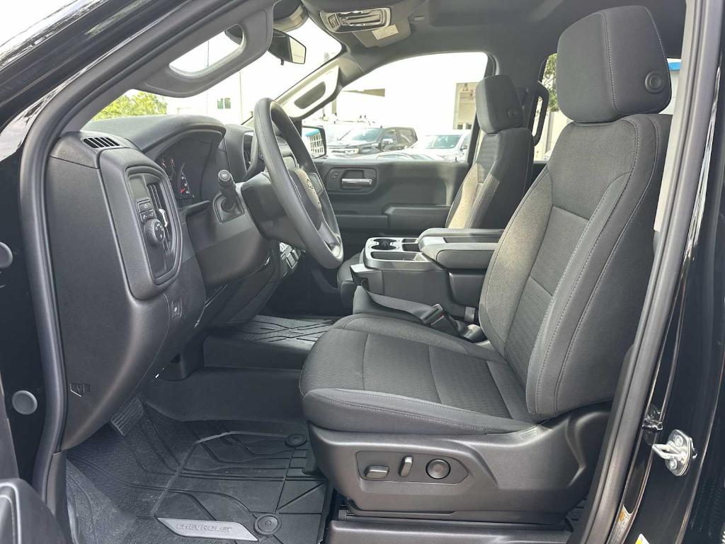 new 2025 Chevrolet Silverado 1500 car, priced at $38,160