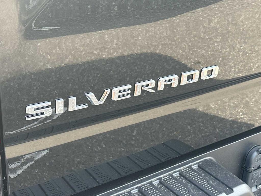 new 2025 Chevrolet Silverado 1500 car, priced at $38,160