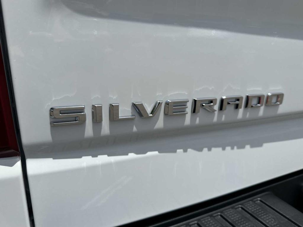 new 2025 Chevrolet Silverado 1500 car, priced at $38,160