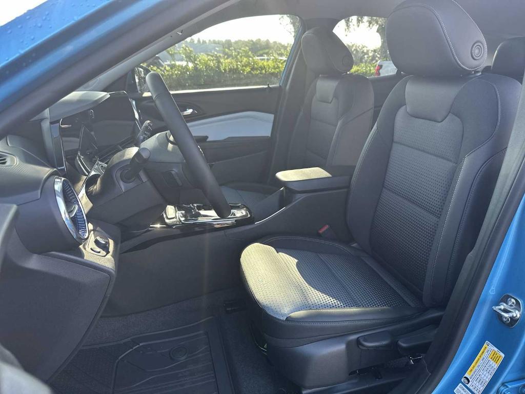 new 2025 Chevrolet Trax car, priced at $22,215