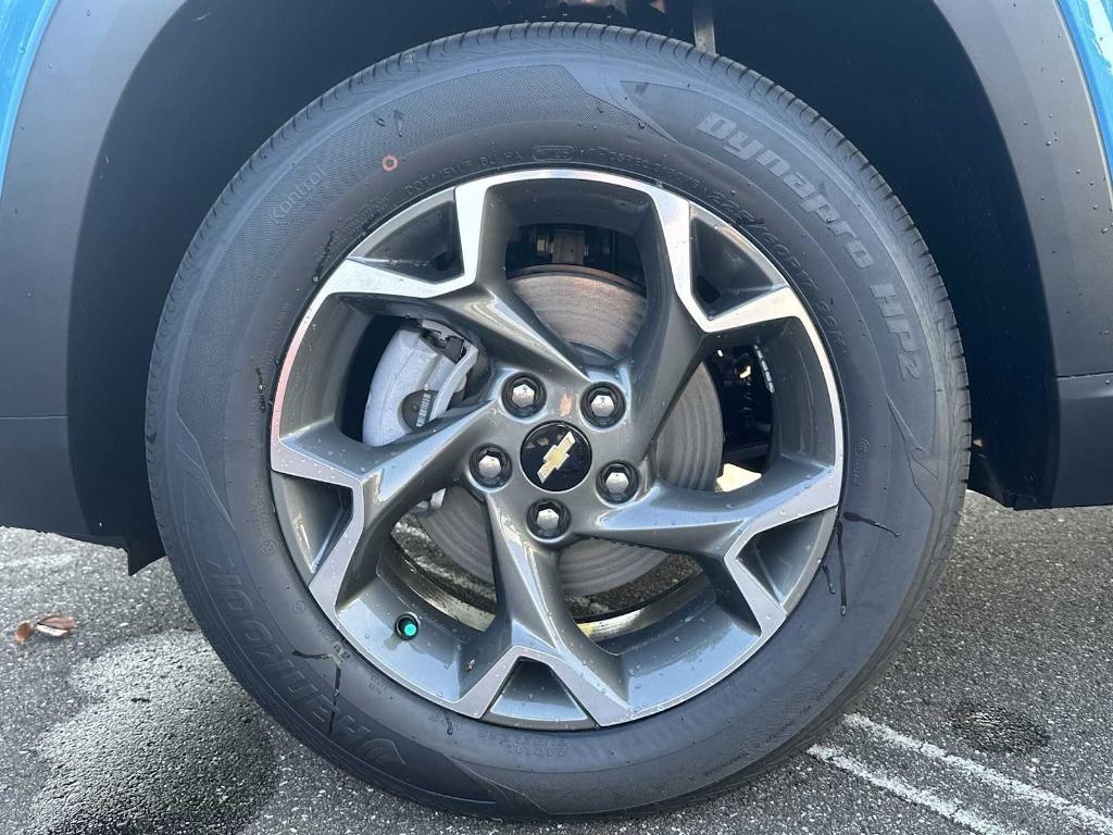 new 2025 Chevrolet Trax car, priced at $22,215