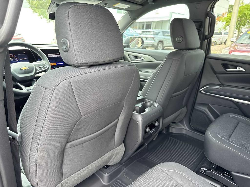 new 2025 Chevrolet Traverse car, priced at $40,645