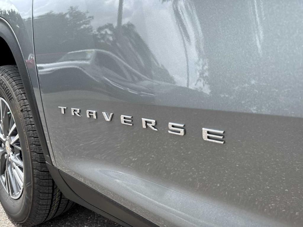 new 2025 Chevrolet Traverse car, priced at $40,645