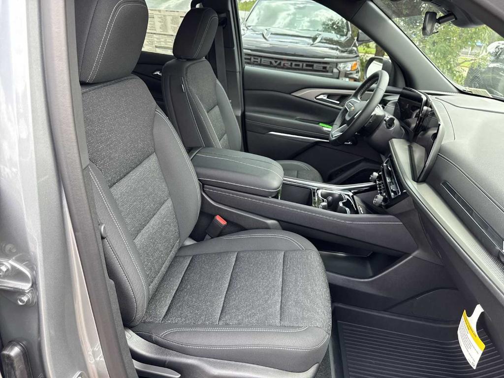 new 2025 Chevrolet Traverse car, priced at $40,645