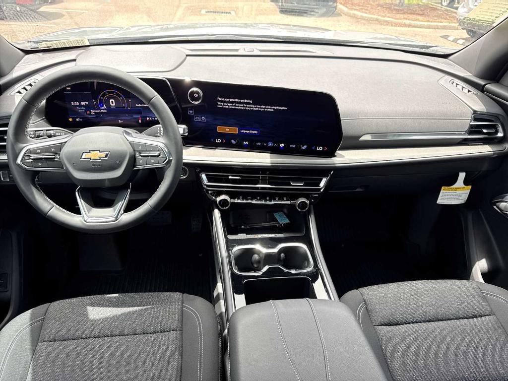 new 2025 Chevrolet Traverse car, priced at $40,645