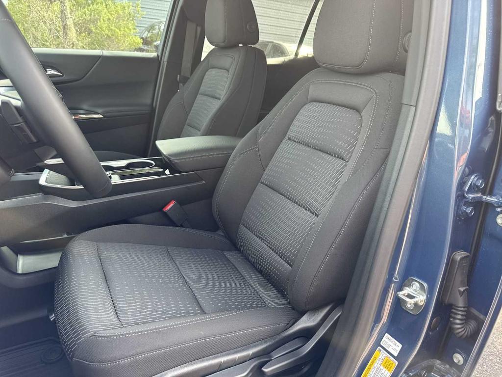 new 2026 Chevrolet Equinox car, priced at $26,220