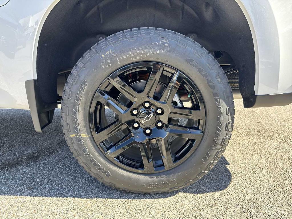 new 2025 Chevrolet Silverado 1500 car, priced at $50,915