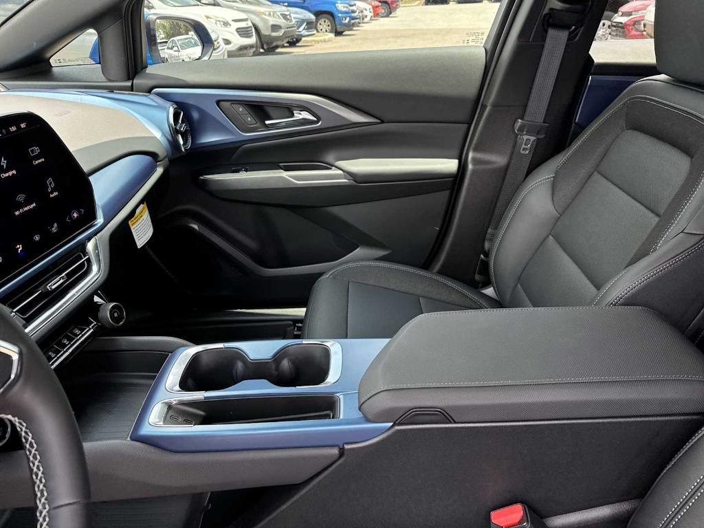 new 2025 Chevrolet Equinox EV car, priced at $34,440