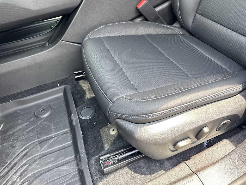 new 2025 Chevrolet Equinox EV car, priced at $34,440