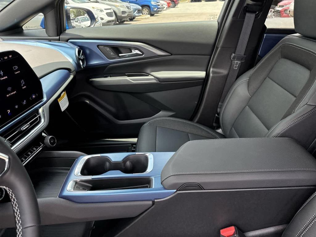 new 2025 Chevrolet Equinox EV car, priced at $38,940