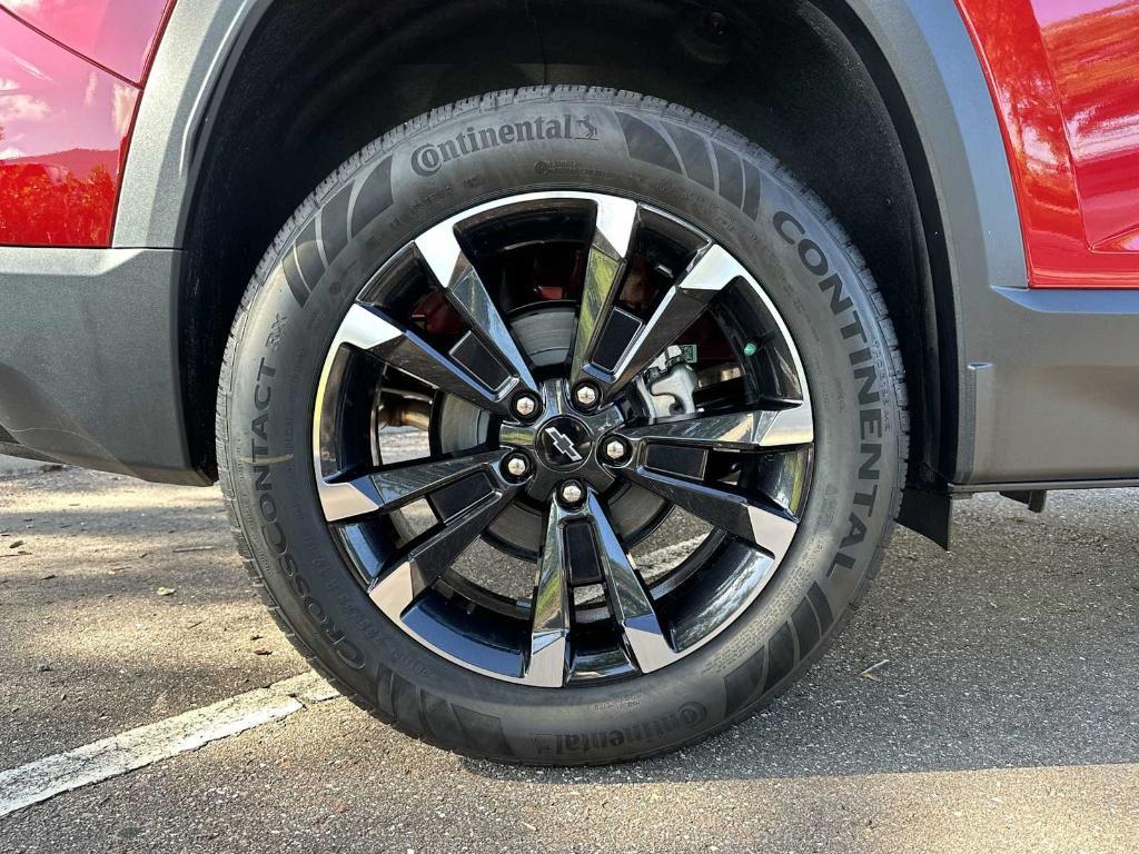 new 2026 Chevrolet Equinox car, priced at $33,780