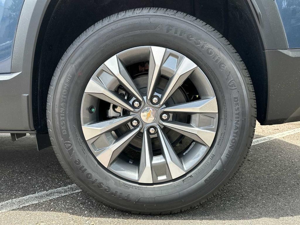 new 2026 Chevrolet Equinox car, priced at $26,220