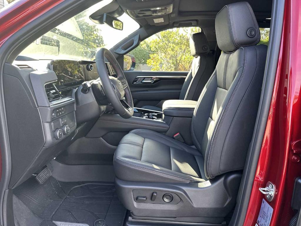 new 2025 Chevrolet Suburban car, priced at $71,815