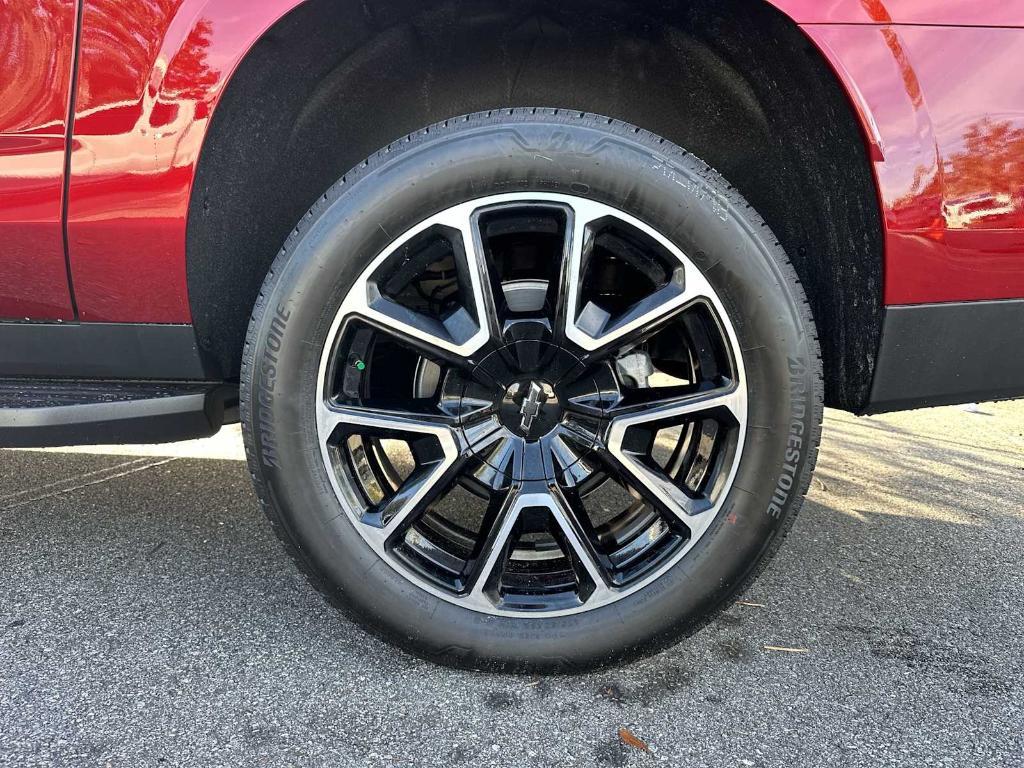 new 2025 Chevrolet Suburban car, priced at $71,815