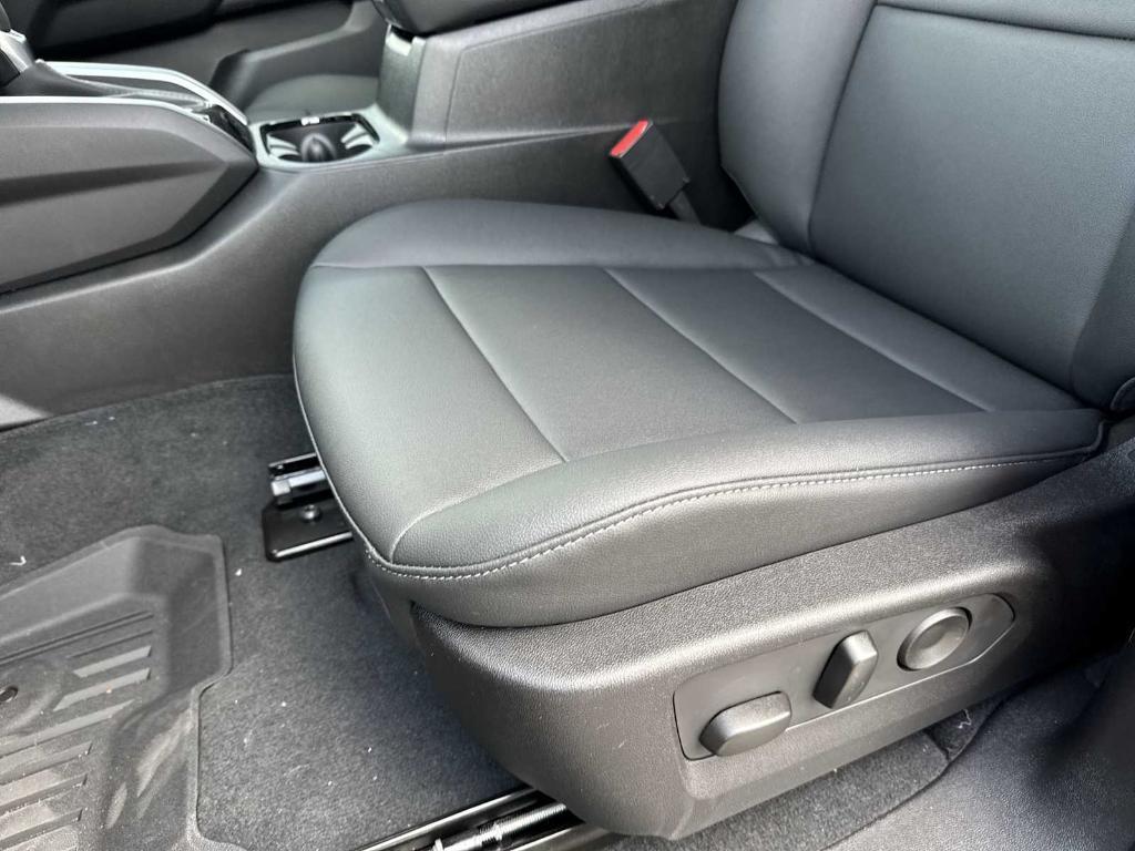 new 2025 Chevrolet Colorado car, priced at $37,215