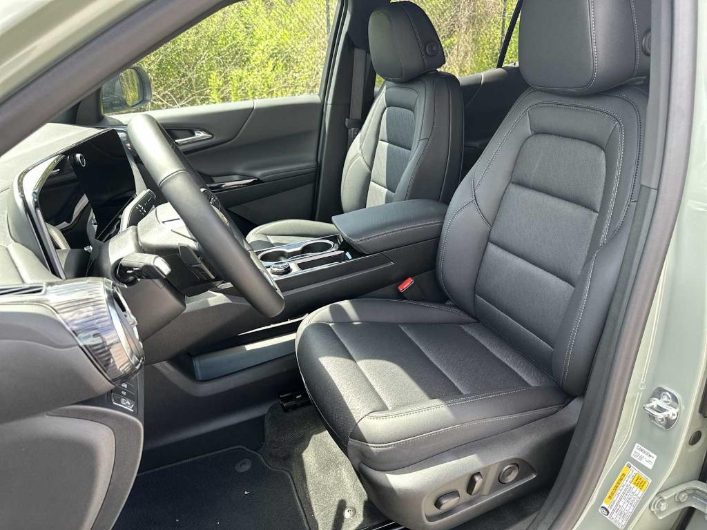 new 2026 Chevrolet Equinox car, priced at $27,545