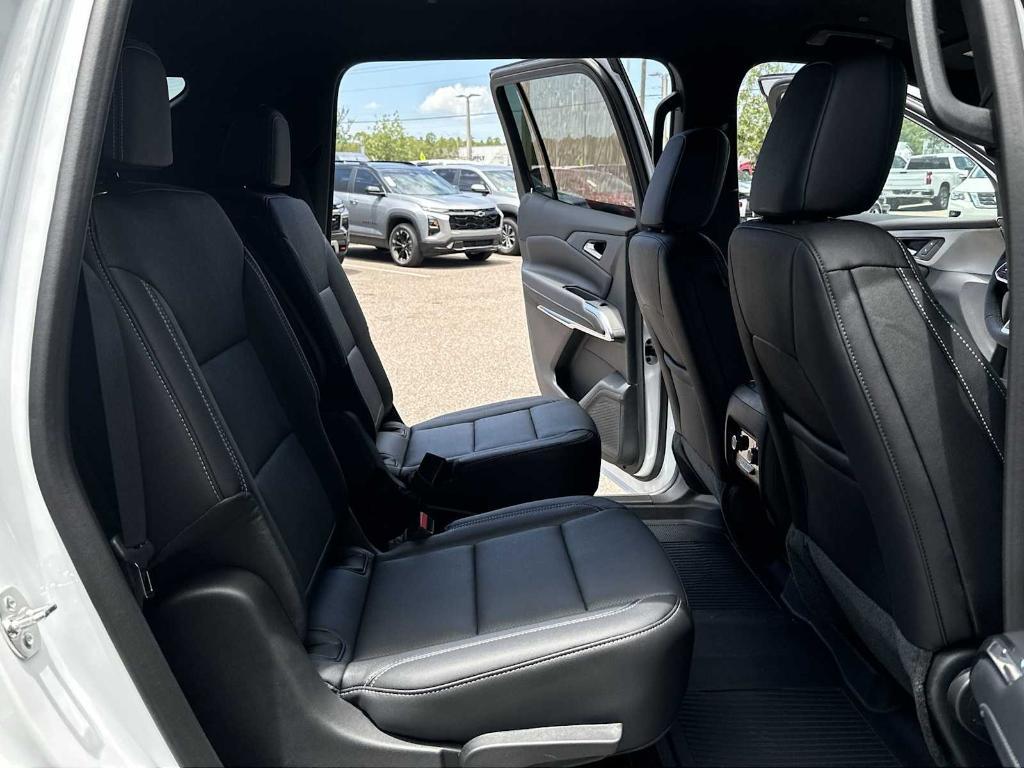 new 2025 Chevrolet Traverse car, priced at $42,345