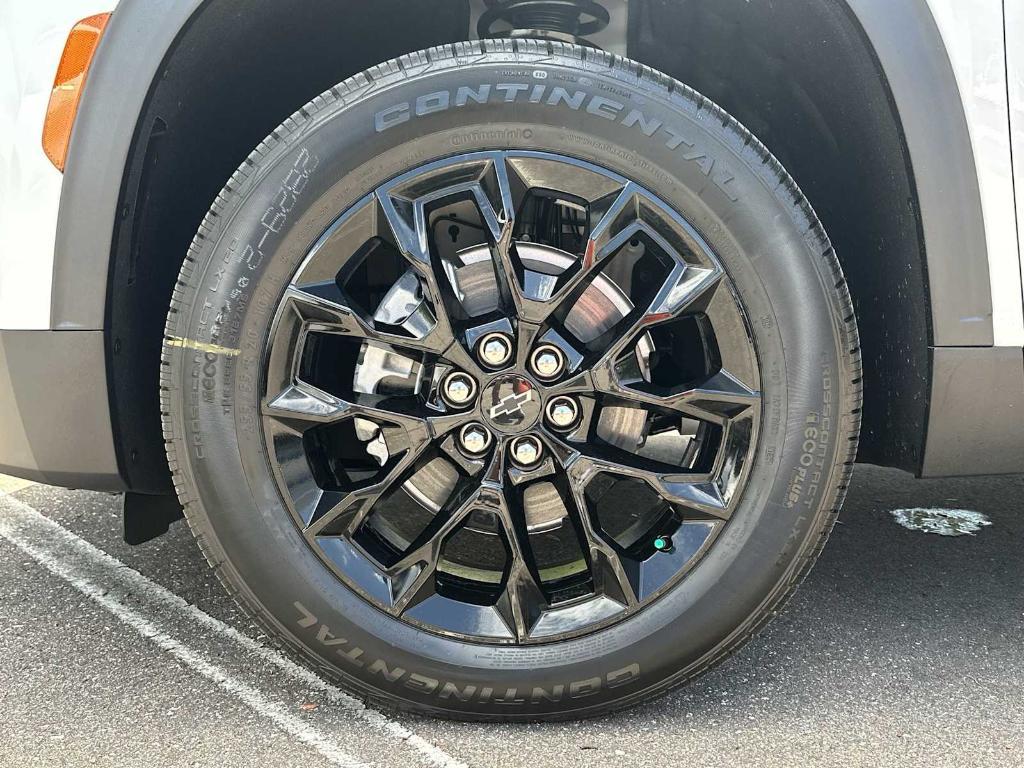 new 2025 Chevrolet Traverse car, priced at $42,345