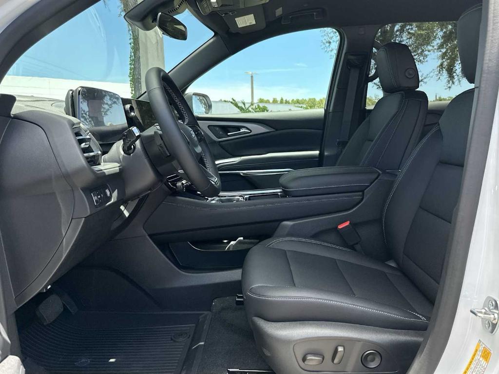 new 2025 Chevrolet Traverse car, priced at $42,345