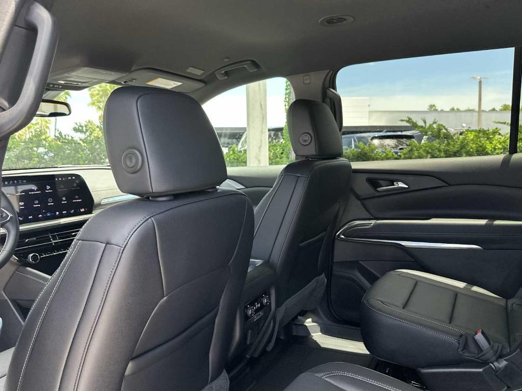 new 2025 Chevrolet Traverse car, priced at $42,345