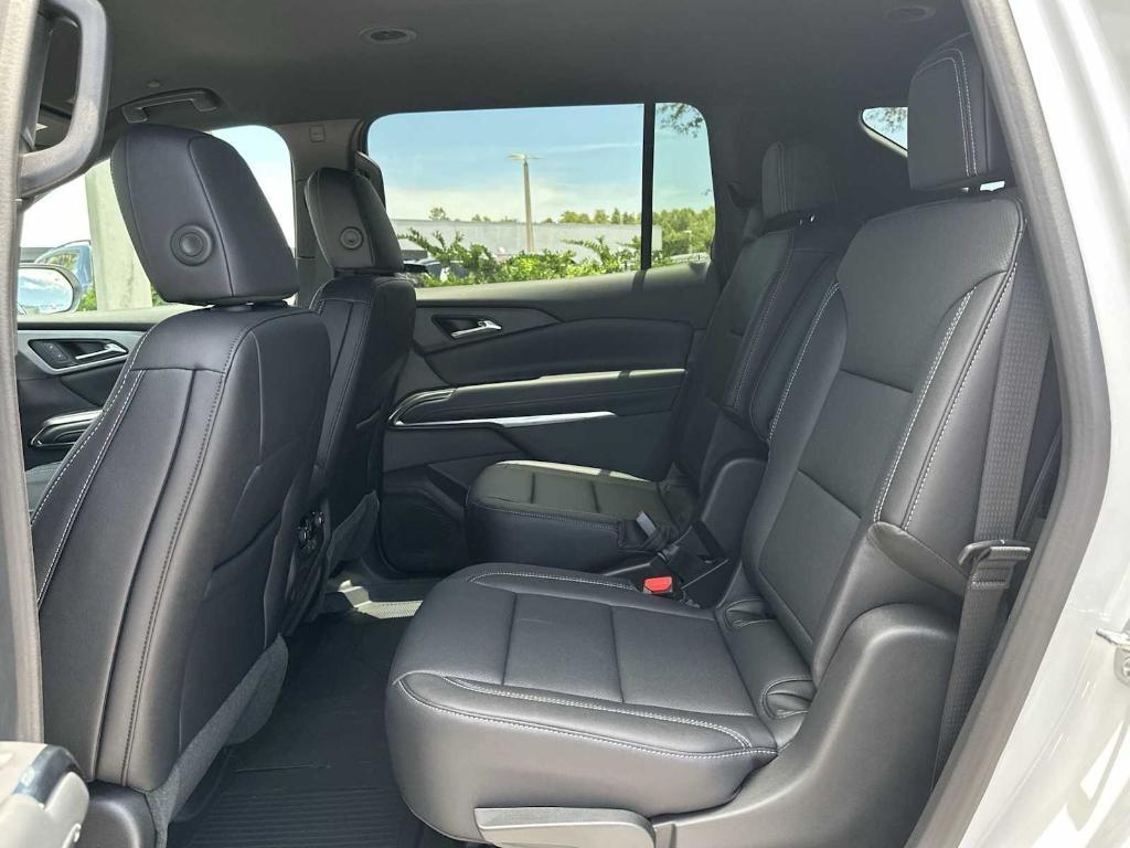 new 2025 Chevrolet Traverse car, priced at $42,345