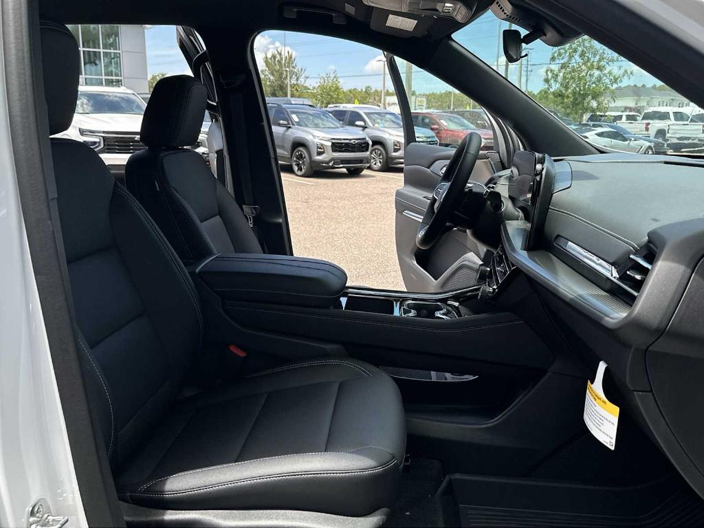 new 2025 Chevrolet Traverse car, priced at $42,345
