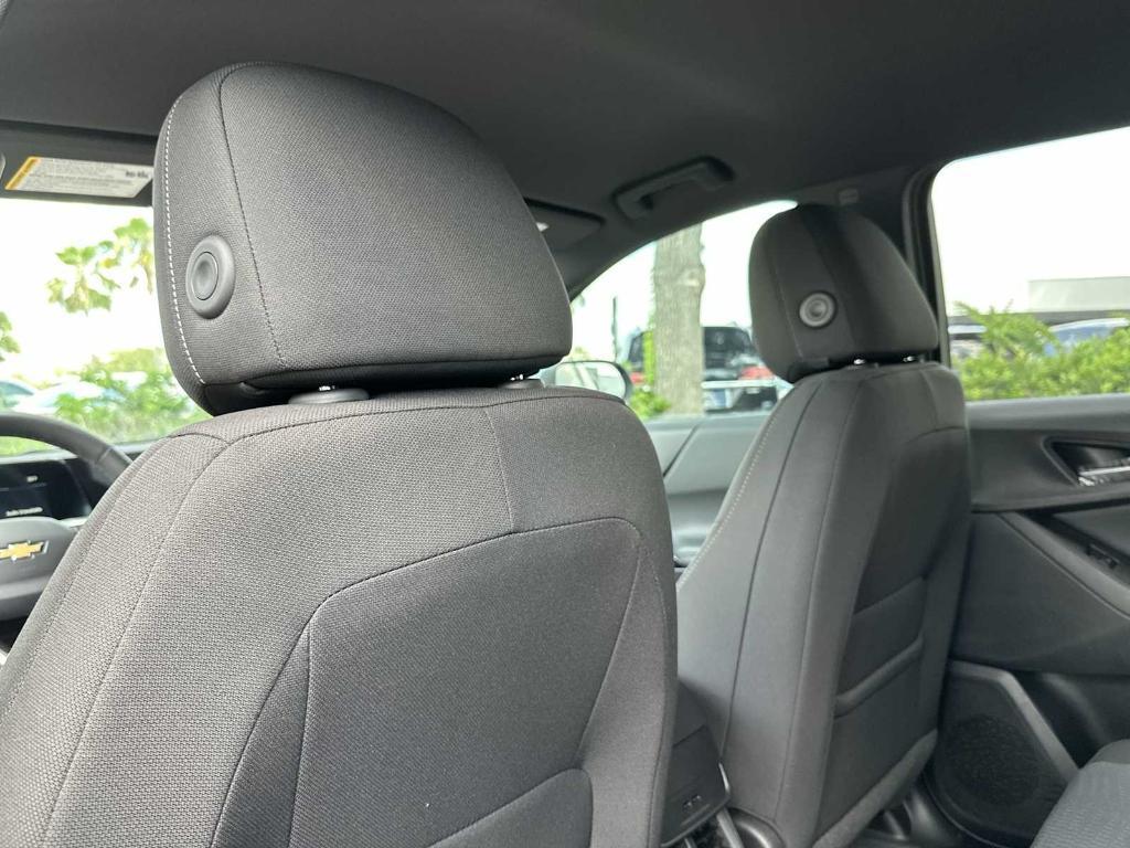 new 2025 Chevrolet Equinox car, priced at $24,995