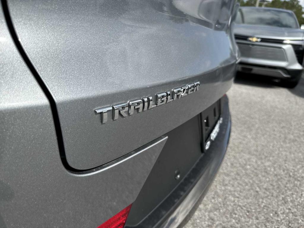 new 2025 Chevrolet TrailBlazer car, priced at $24,380