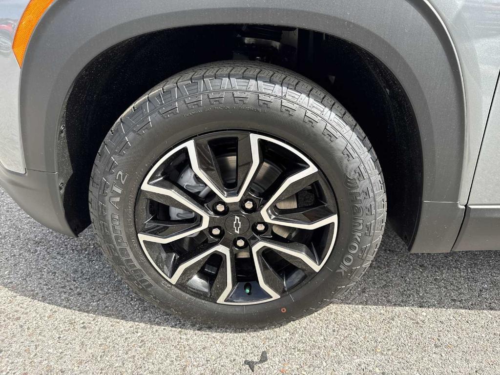 new 2025 Chevrolet TrailBlazer car, priced at $24,380
