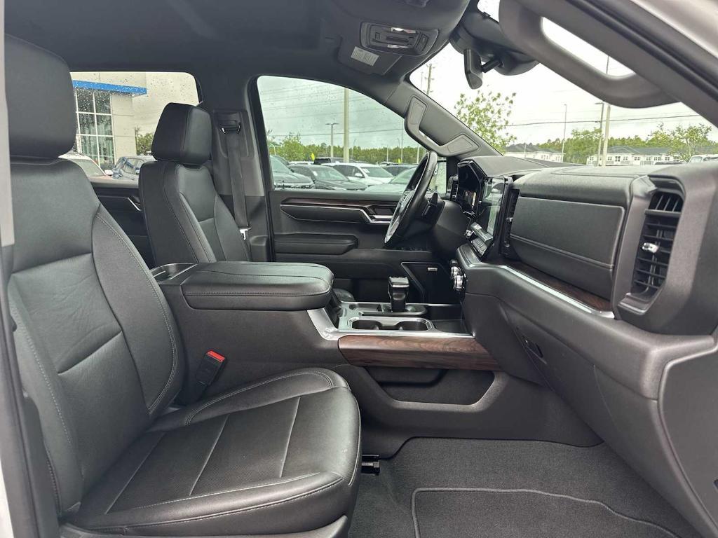 used 2023 GMC Sierra 1500 car, priced at $45,997