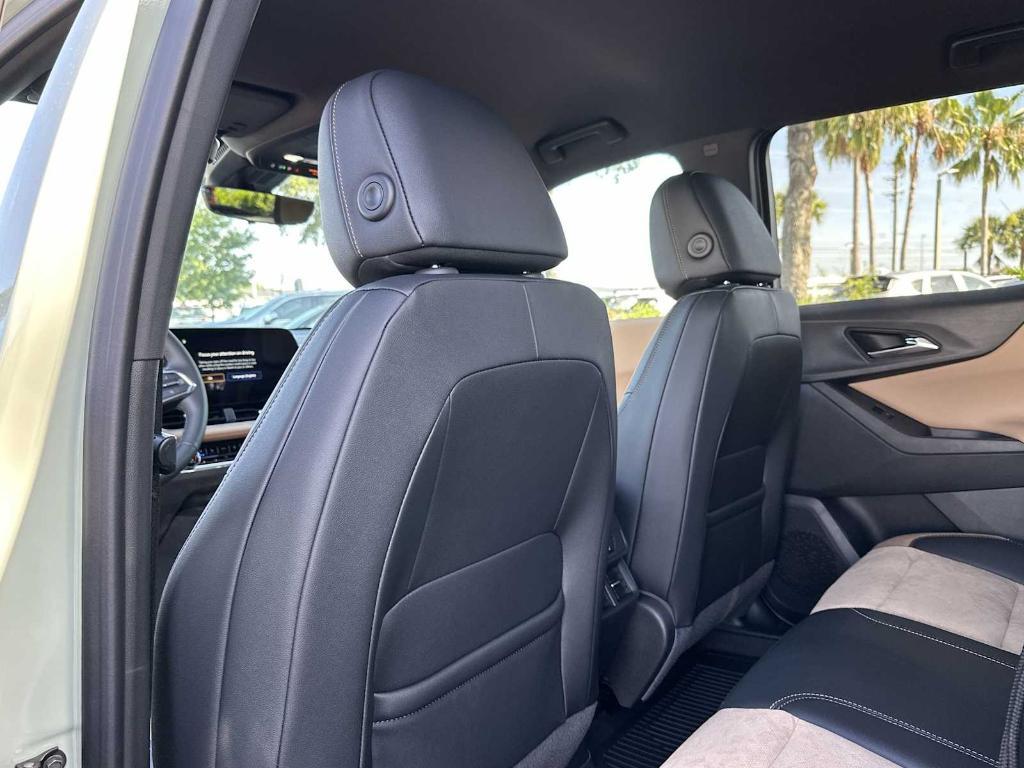 new 2026 Chevrolet Equinox car, priced at $32,015