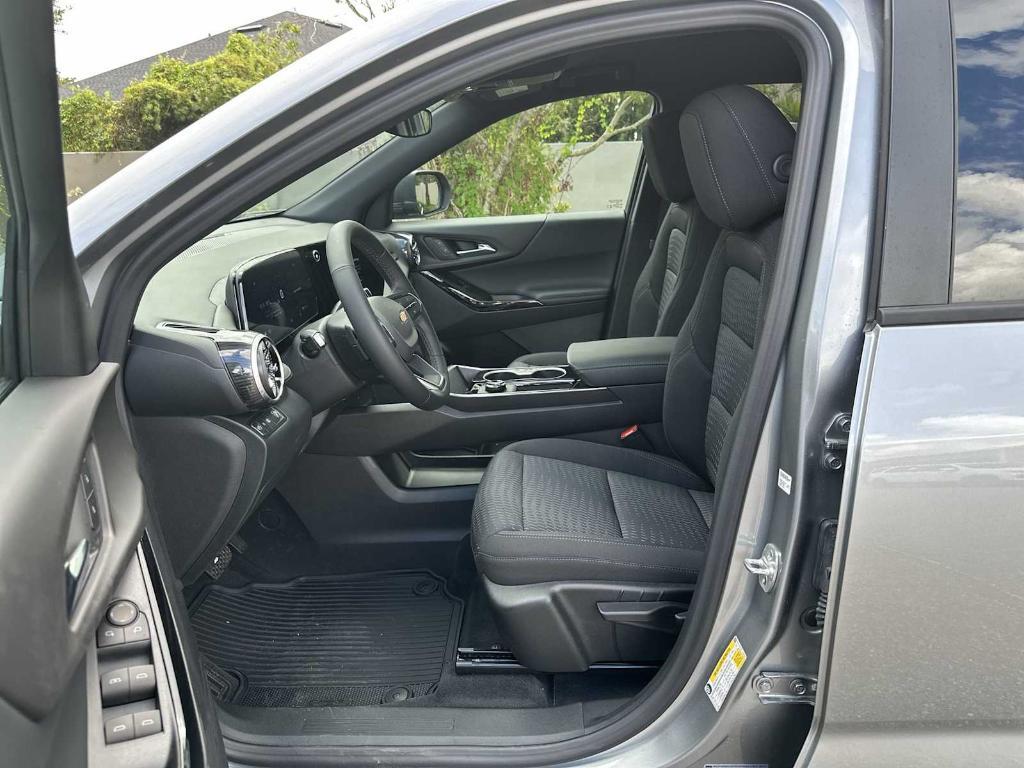 new 2026 Chevrolet Equinox car, priced at $26,735