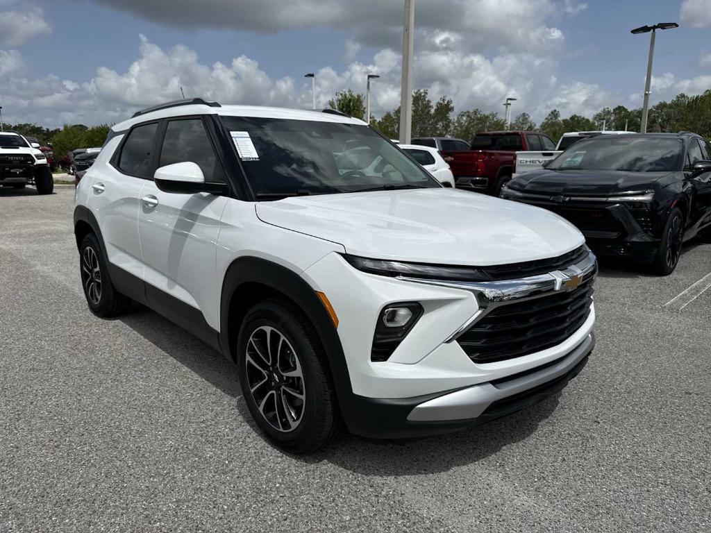 new 2025 Chevrolet TrailBlazer car, priced at $24,270