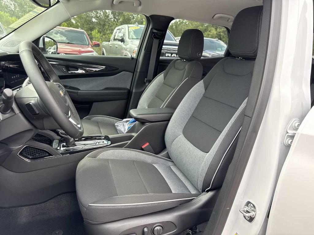 new 2025 Chevrolet TrailBlazer car, priced at $24,270