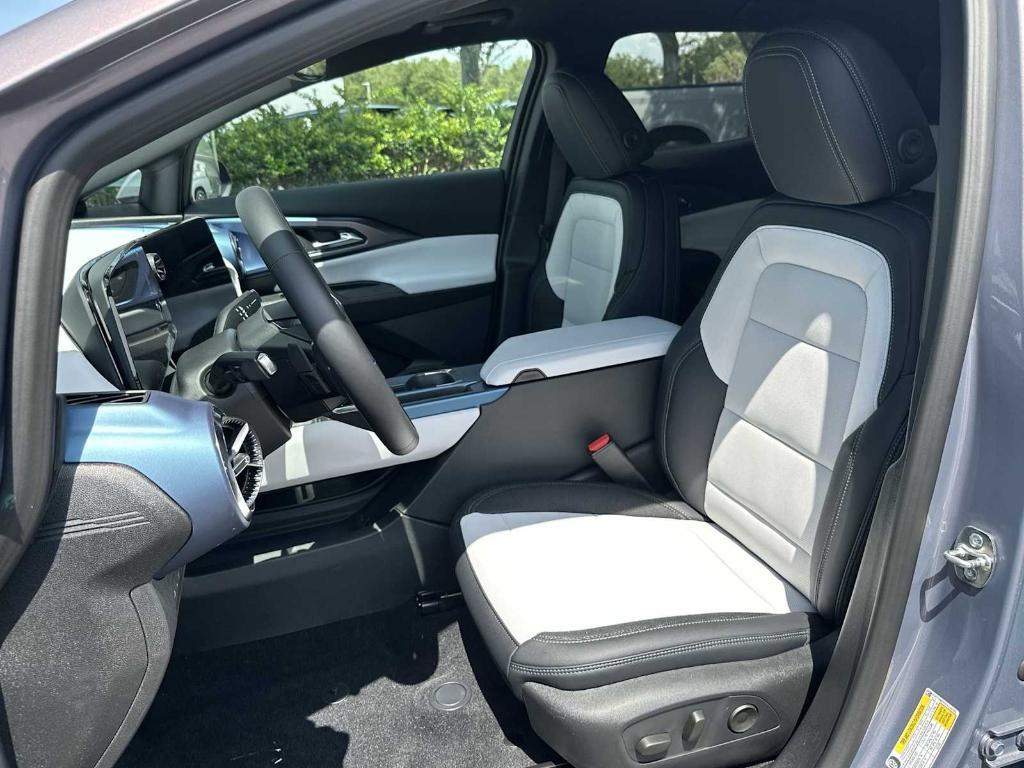 new 2025 Chevrolet Equinox EV car, priced at $35,015