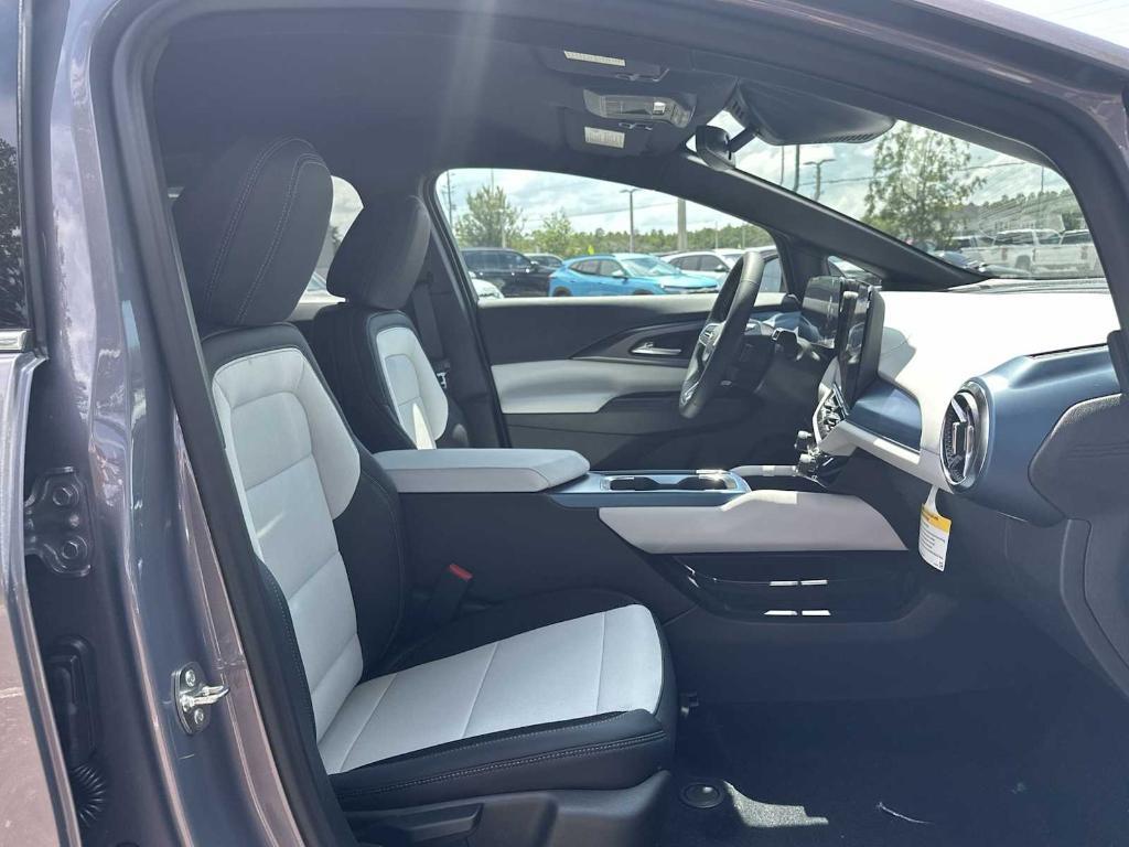 new 2025 Chevrolet Equinox EV car, priced at $35,015