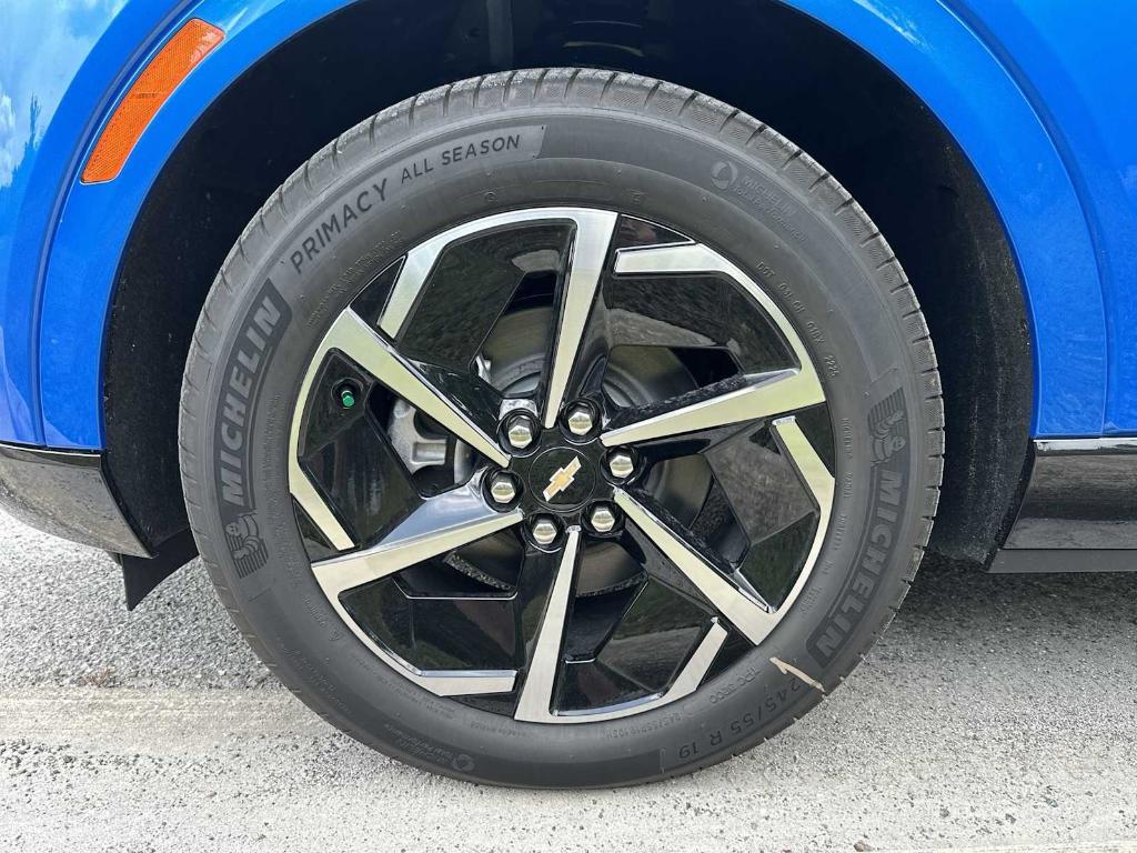 new 2025 Chevrolet Equinox EV car, priced at $35,015
