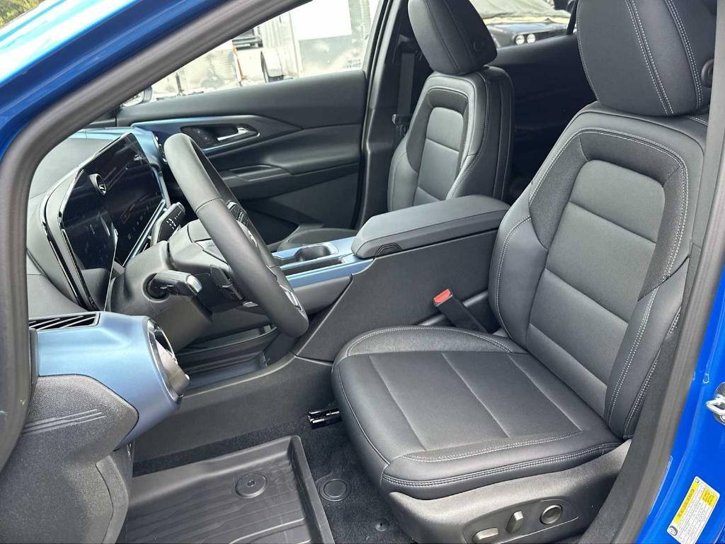 new 2025 Chevrolet Equinox EV car, priced at $35,015